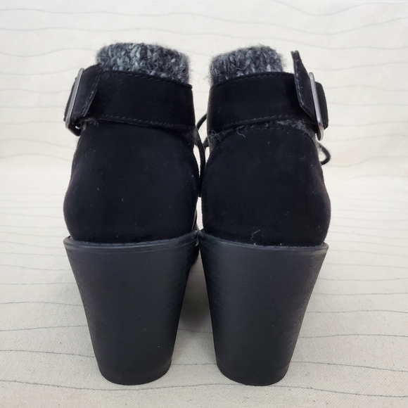 R2 Womens Wendy Black Ankle Boots Wedge Heel Faux Suede Shoes Size 6 M - Picture 6 of 12